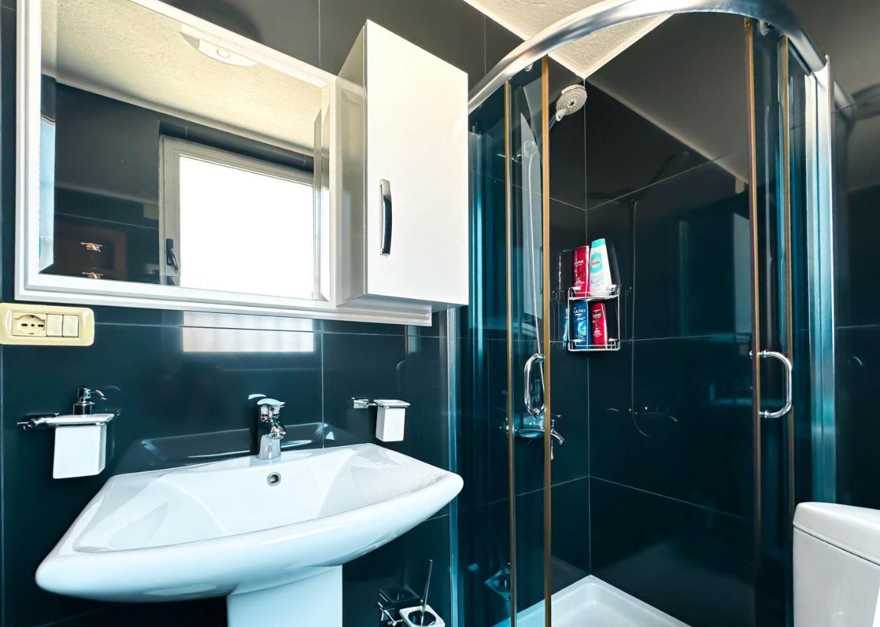 Cozy Elegance Above Korca Apartman Kültér fotó