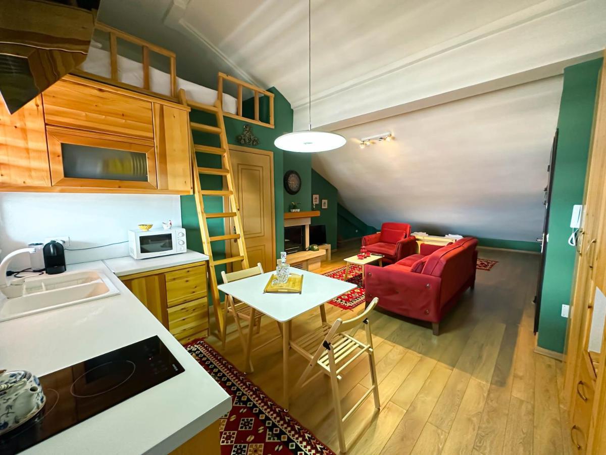 Cozy Elegance Above Korca Apartman Kültér fotó
